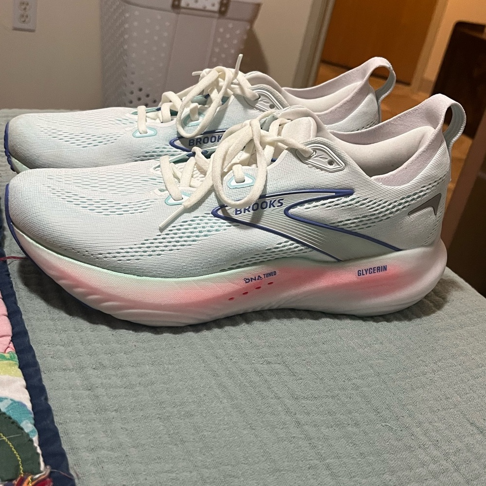 Brooks Womens glycerin 22 new with tags - Picture 4 of 7